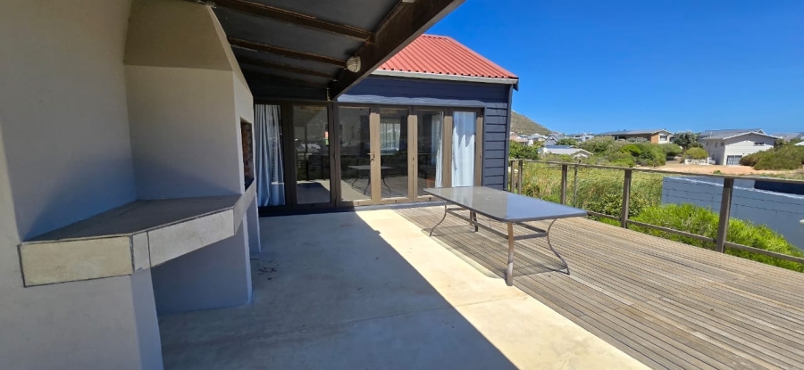 To Let 3 Bedroom Property for Rent in Pringle Bay Western Cape